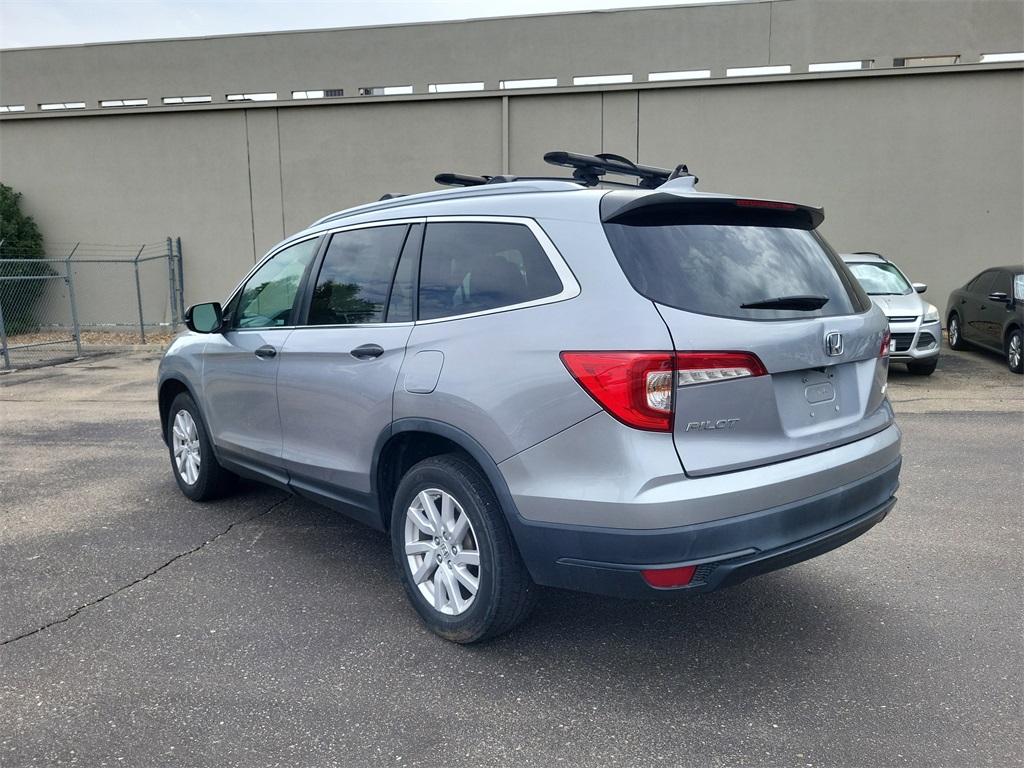 2019 Honda Pilot LX photo 3