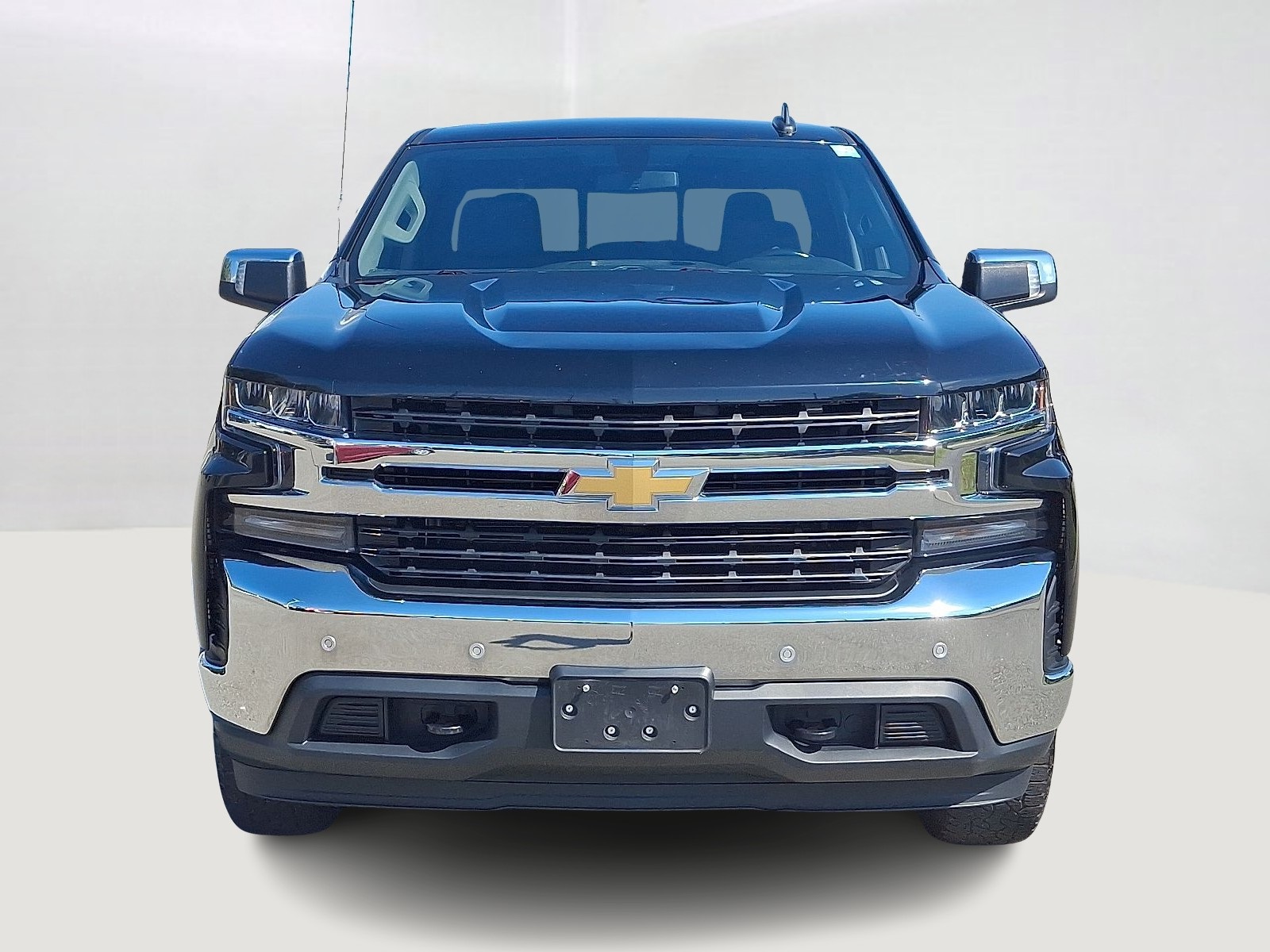2020 Chevrolet Silverado 1500 LT photo 2