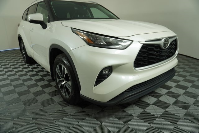 2020 Toyota Highlander XLE photo 9