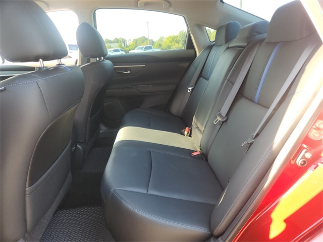 2018 Nissan Altima 2.5 SR photo 10