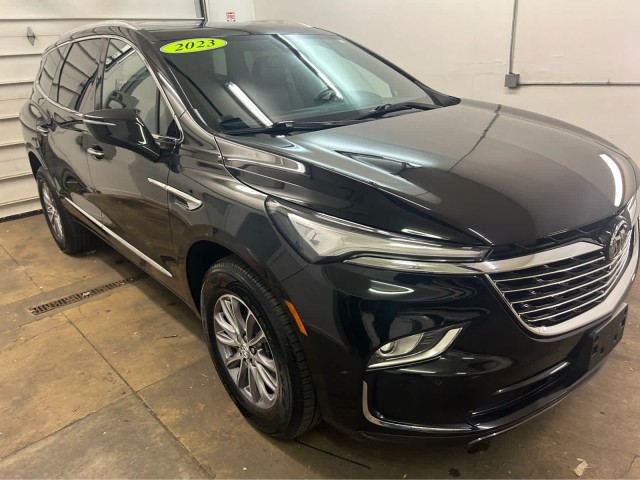 2023 Buick Enclave Essence's photo