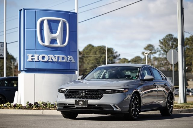 2025 Honda Accord Hybrid Touring's photo