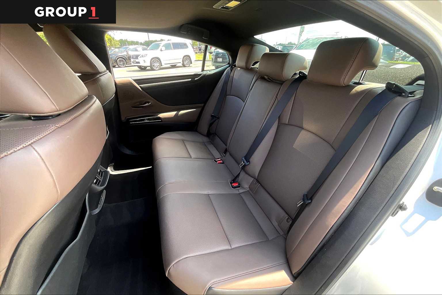 2025 Lexus ES Premium photo 17