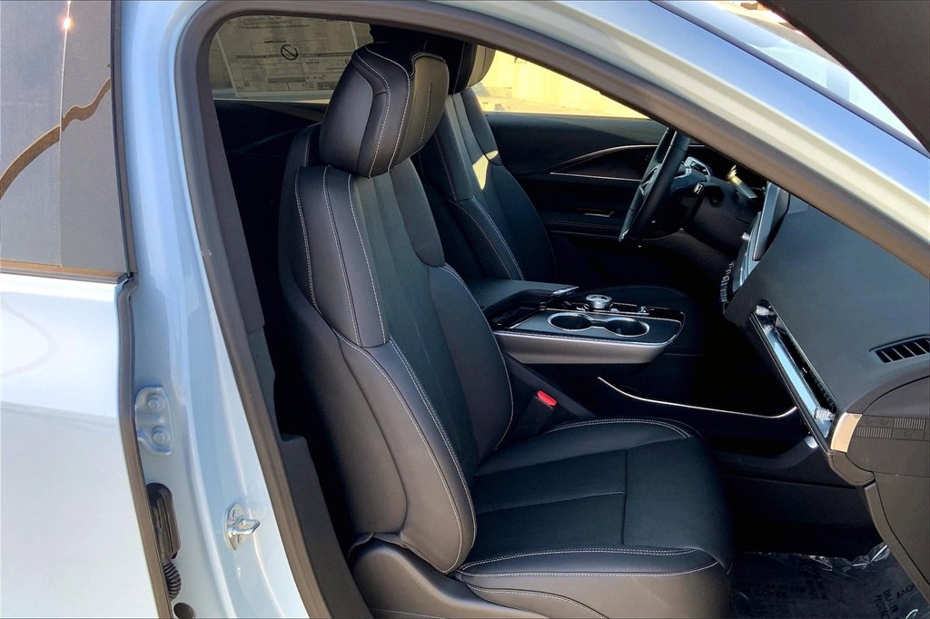 2025 Cadillac Lyriq Sport photo 31