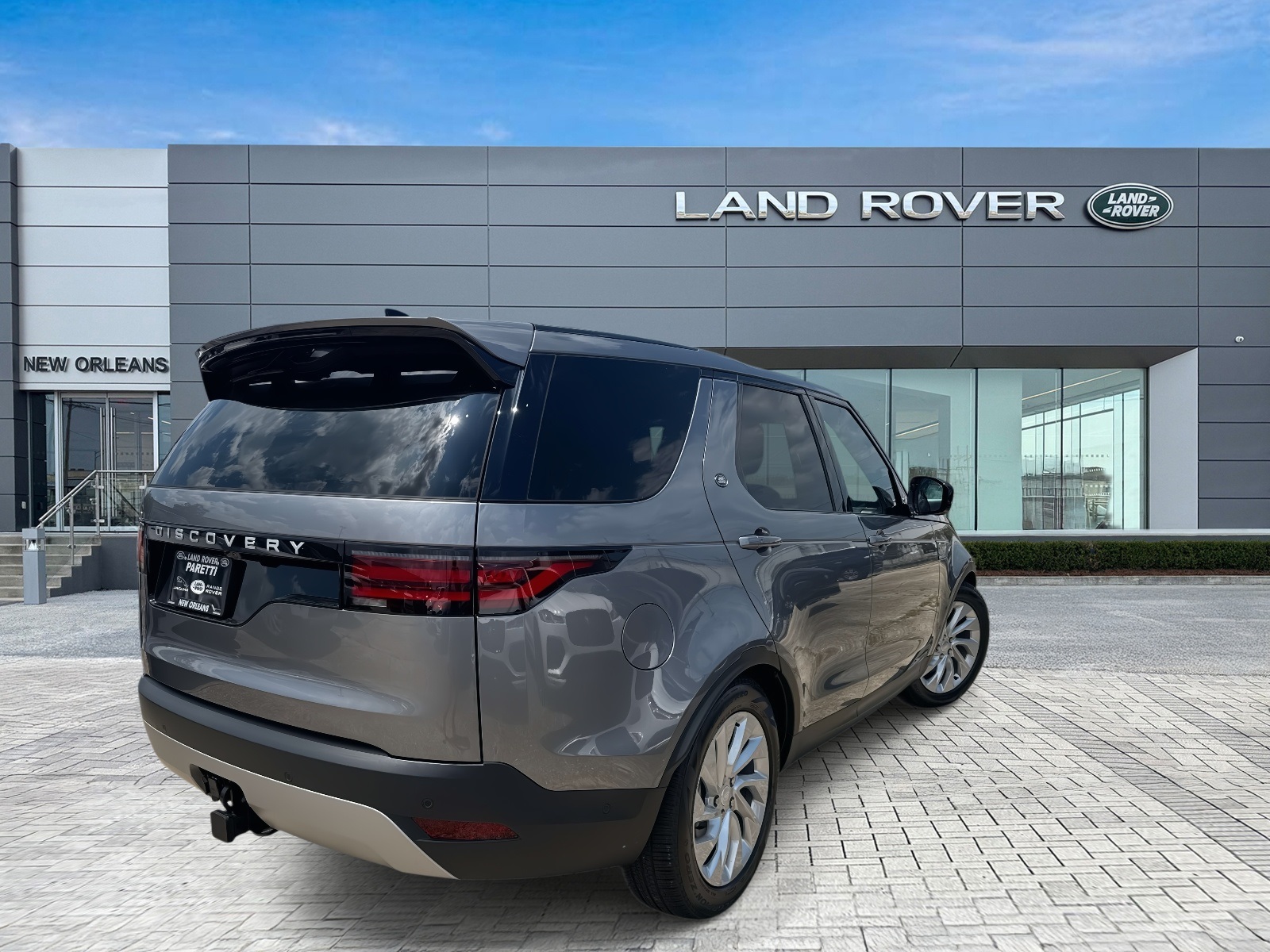 2025 Land Rover Discovery S photo 5