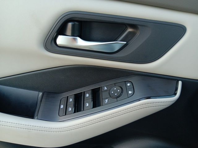 2025 Nissan Rogue SV photo 10