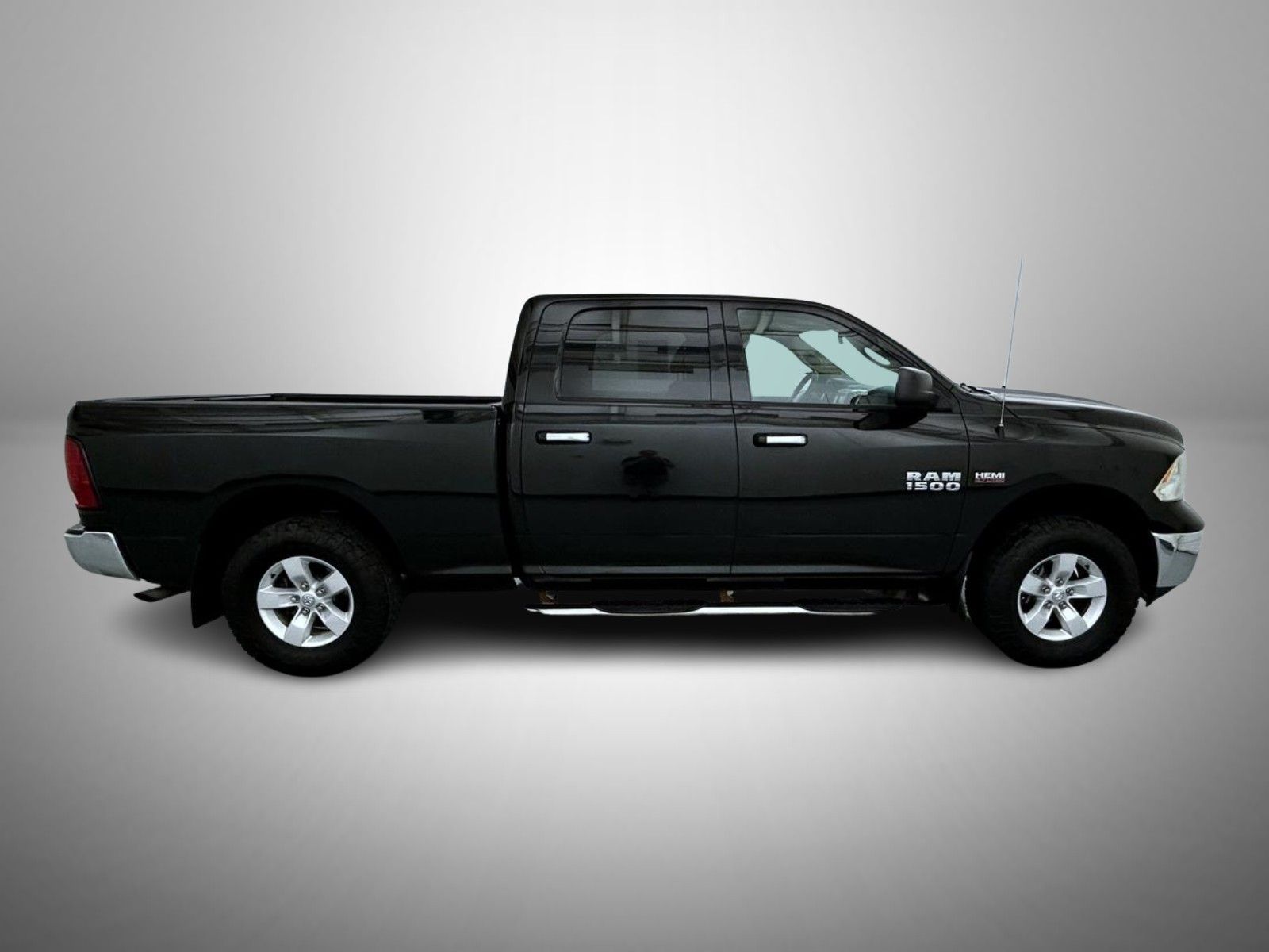 2017 Ram 1500 SLT photo 2