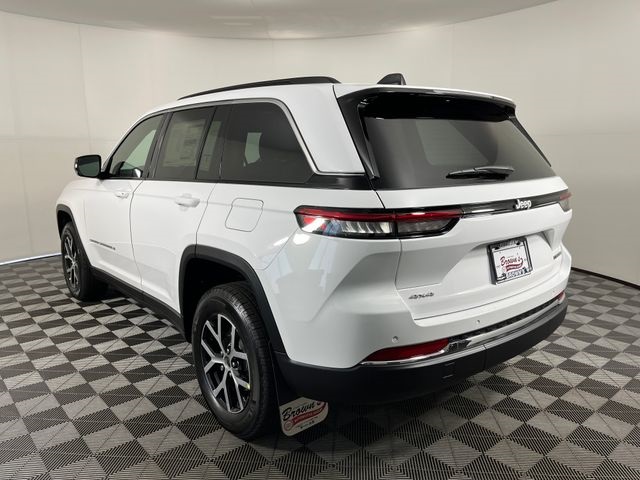 2025 Jeep Grand Cherokee Limited photo 3