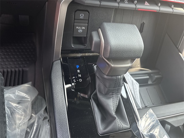 2026 Toyota Tundra SR5 CrewMax photo 18