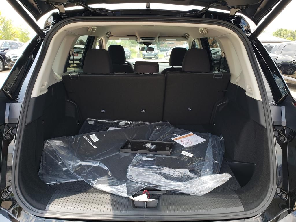2026 Nissan Rogue SV photo 5