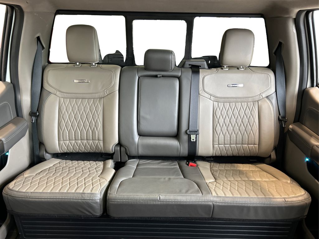 2024 Ford F-150 Platinum photo 16