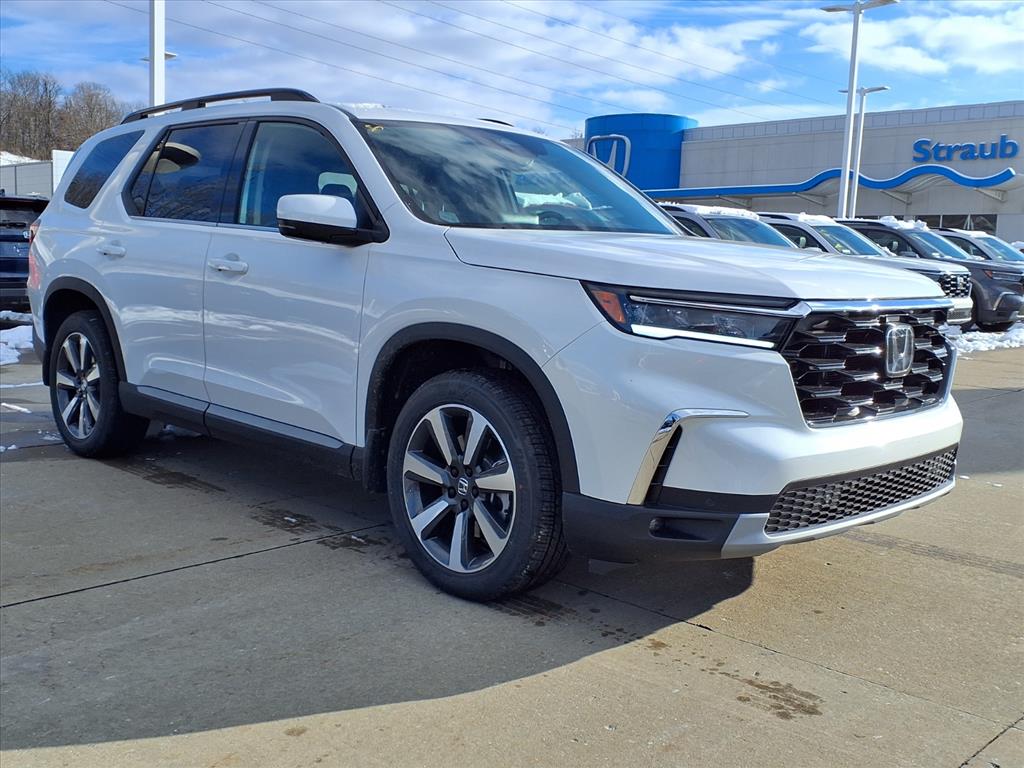 2025 Honda Pilot Touring's photo