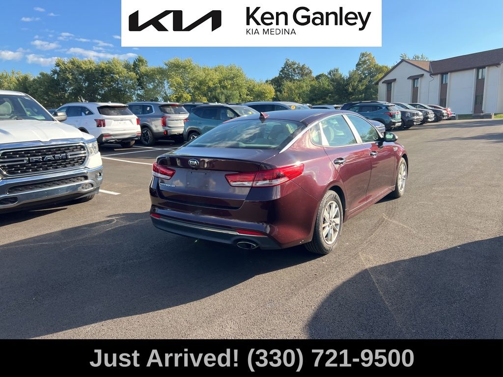2018 Kia Optima LX photo 3