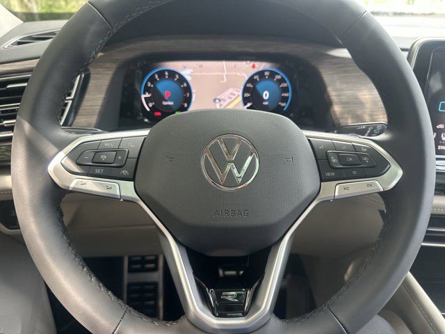 2026 Volkswagen Atlas SEL Premium R-Line photo 6