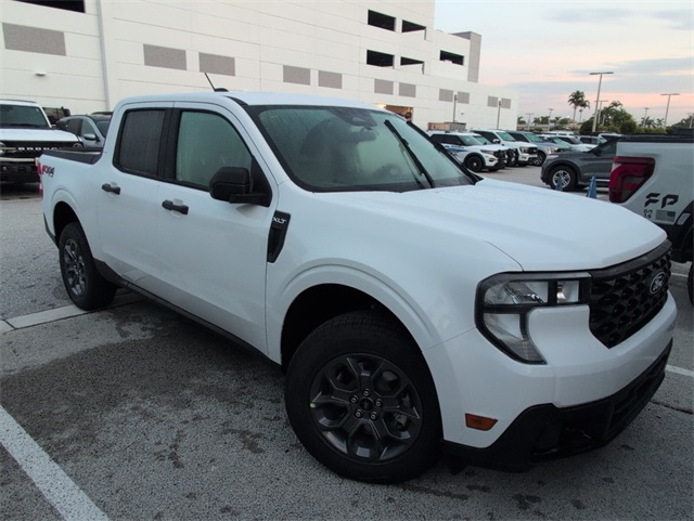 2025 Ford Maverick XLT photo 2