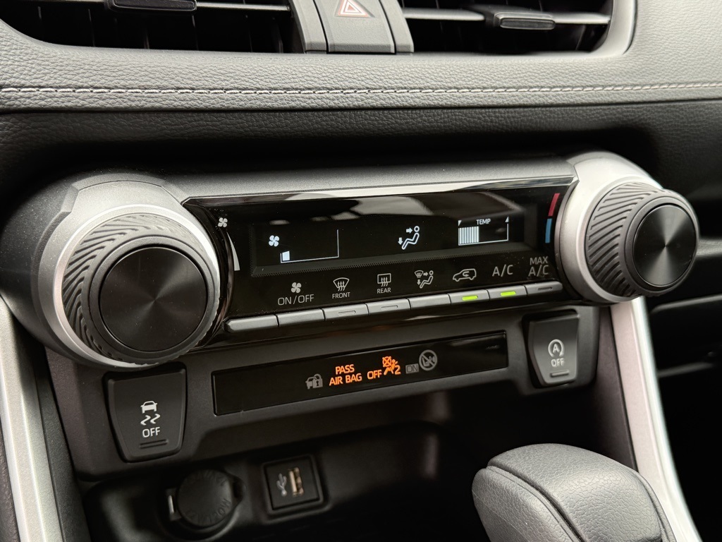 2025 Toyota RAV4 LE photo 24