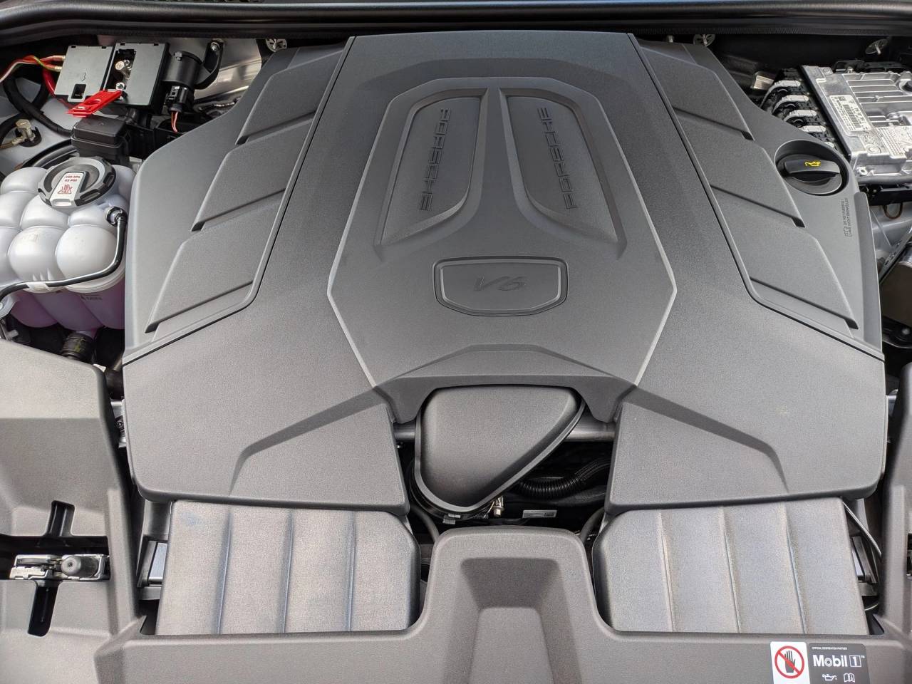 2026 Porsche Cayenne Coupe photo 26