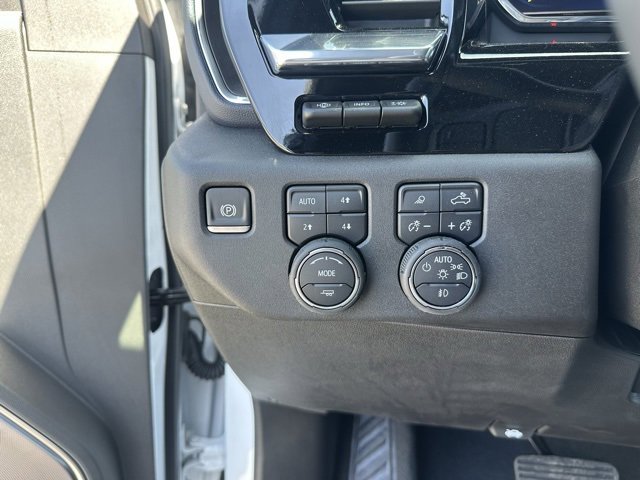 2025 Chevrolet Silverado 3500HD High Country photo 26