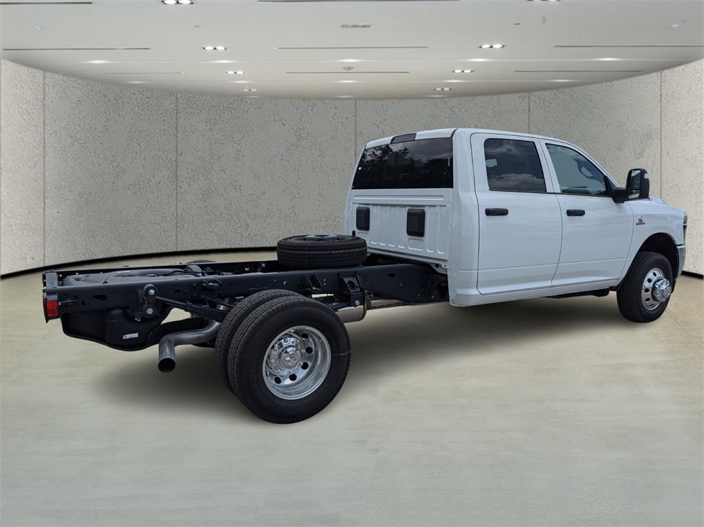 2025 Ram 3500 Tradesman photo 4