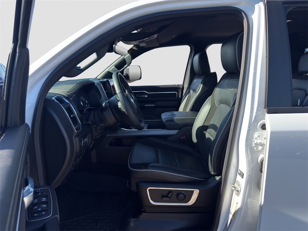 2024 Ram 1500 Laramie photo 9
