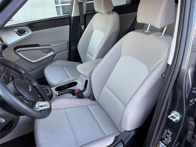 2022 Kia Soul LX photo 24
