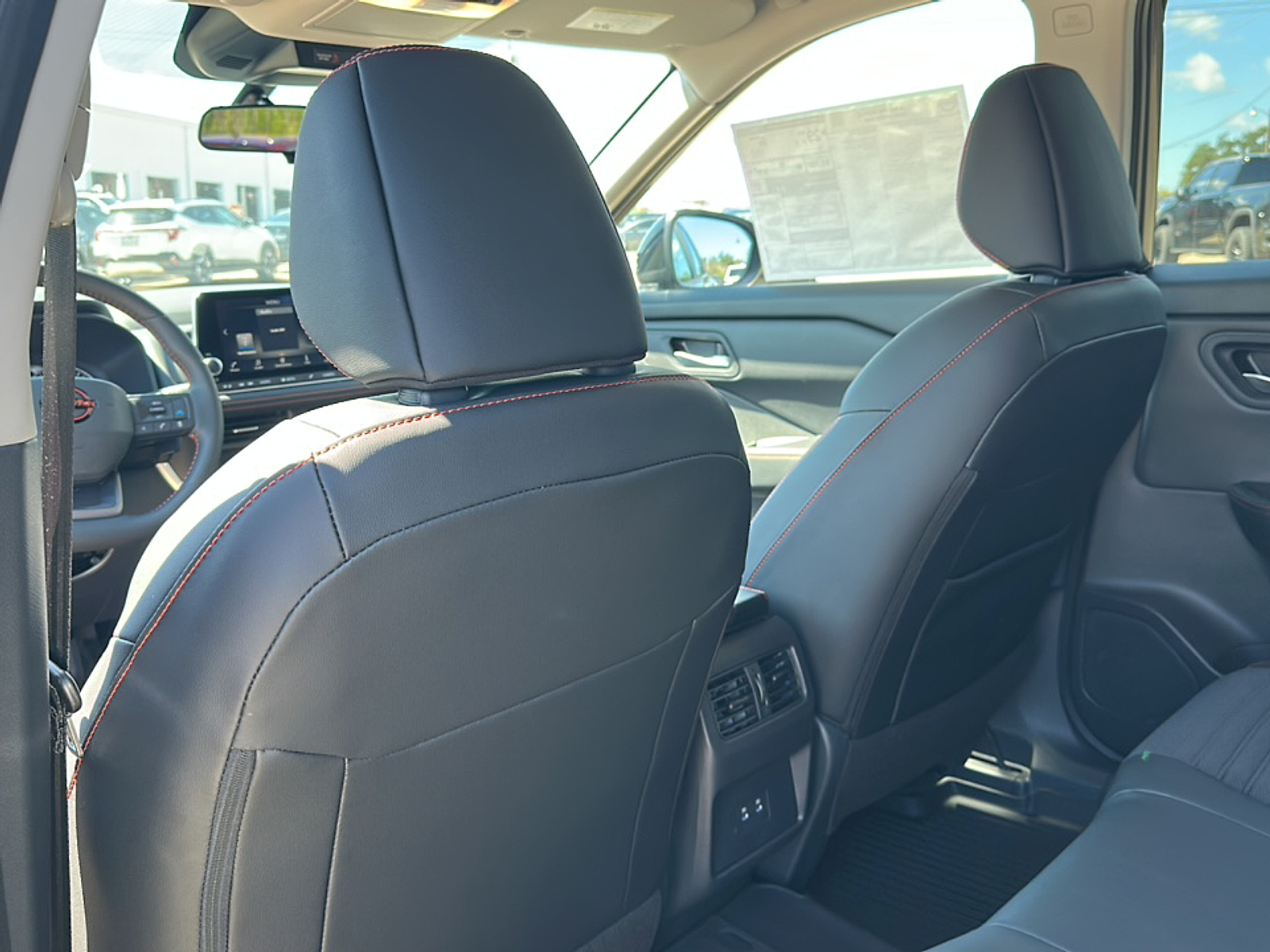2026 Nissan Rogue SV photo 4
