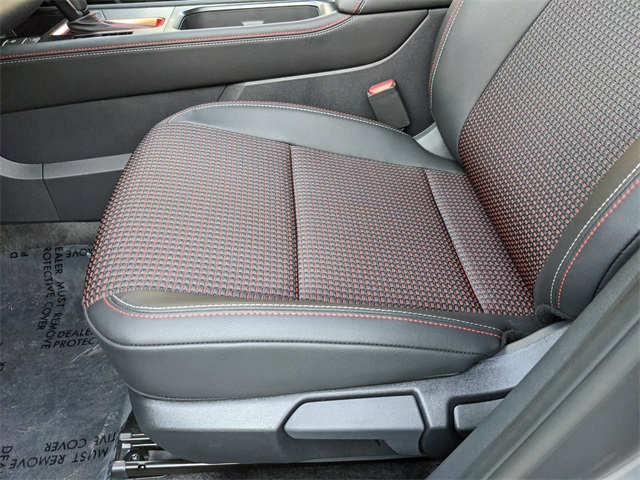 2026 Nissan Kicks SR photo 14