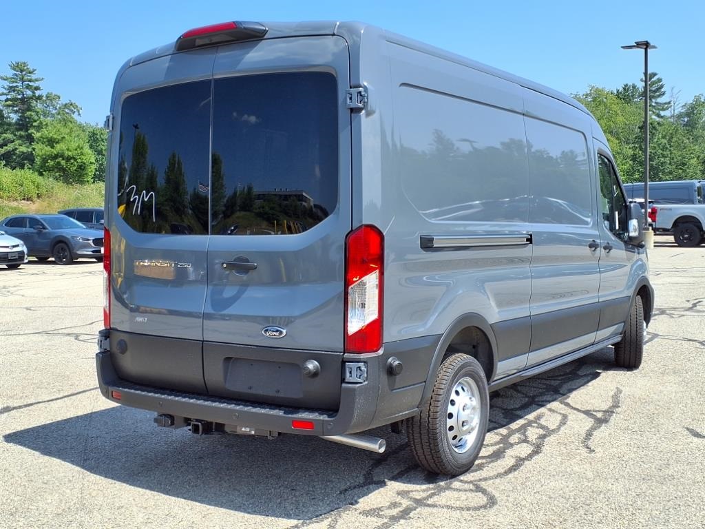2025 Ford Transit photo 3