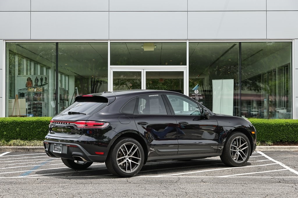 2025 Porsche Macan T photo 7