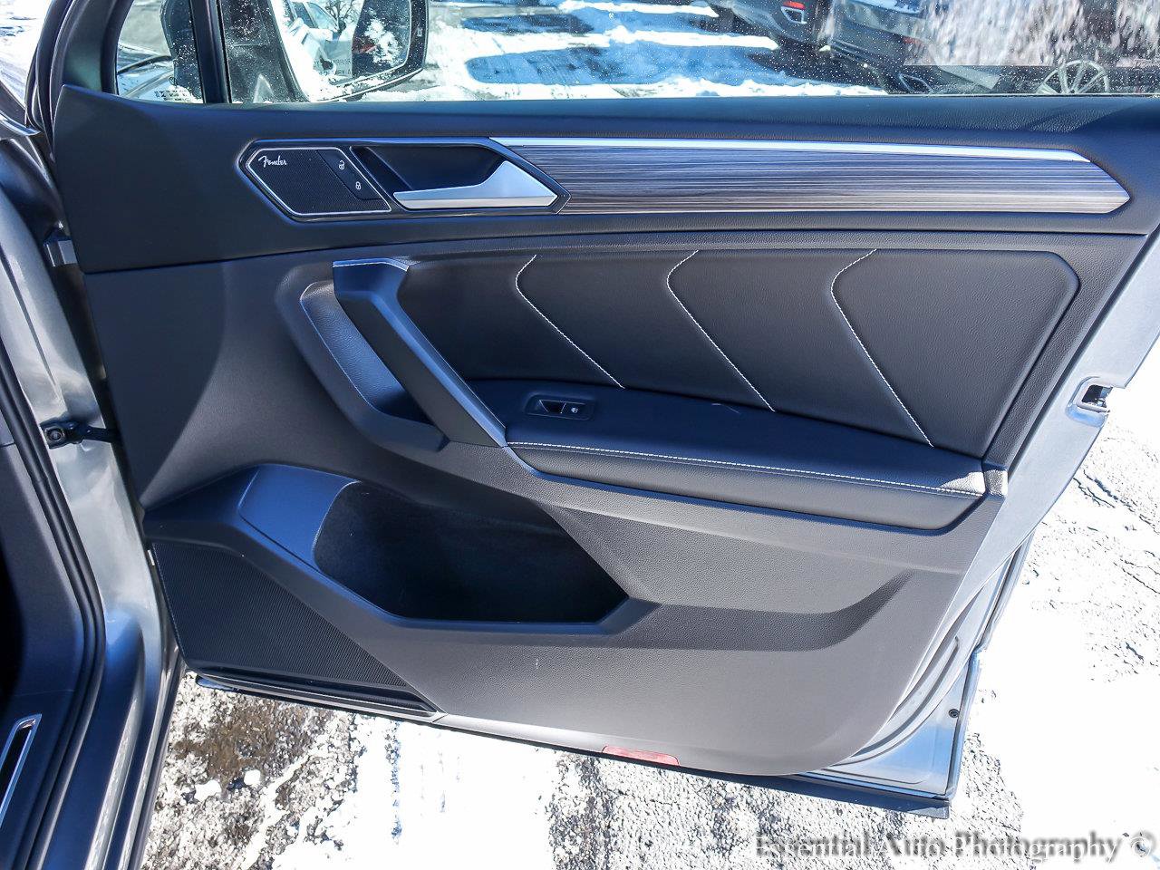 2023 VOLKSWAGEN TIGUAN - Image 24