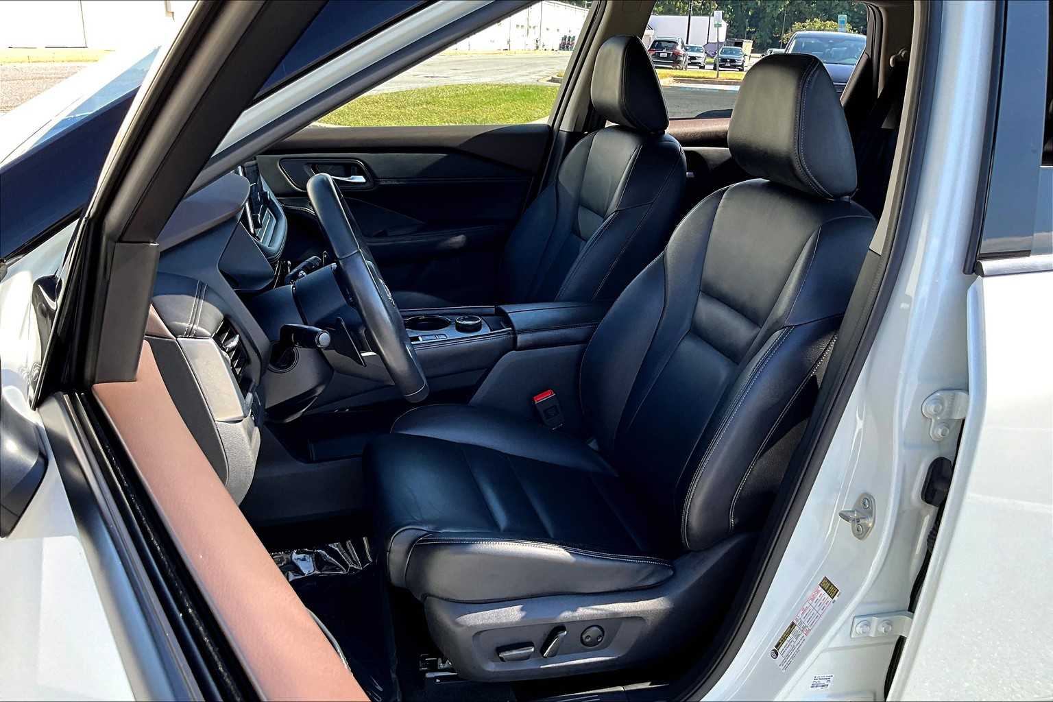 2022 Nissan Rogue SL photo 7