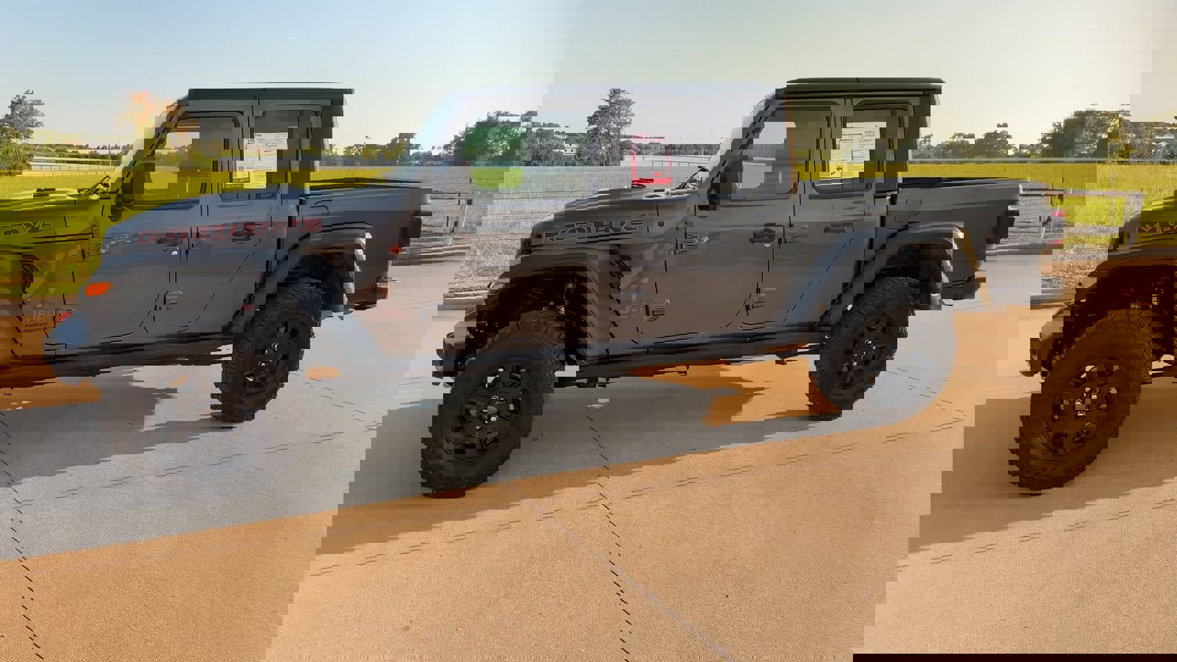 2023 Jeep Gladiator Mojave photo 4