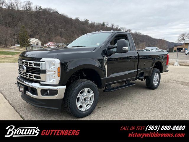 2025 Ford F-250 Super Duty XL's photo