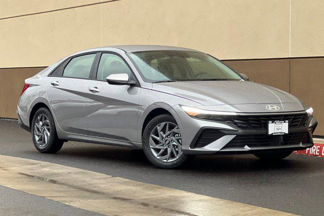 2026 Hyundai Elantra Hybrid Blue photo 2