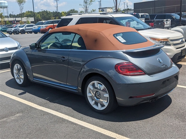 2019 Volkswagen Beetle Convertible Final Edition SEL photo 3