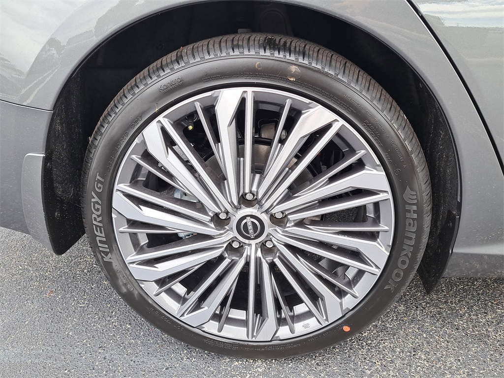 2025 Nissan Altima 2.5 SL photo 8