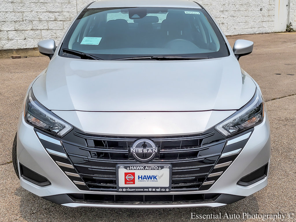 2025 Nissan Versa SV photo 4