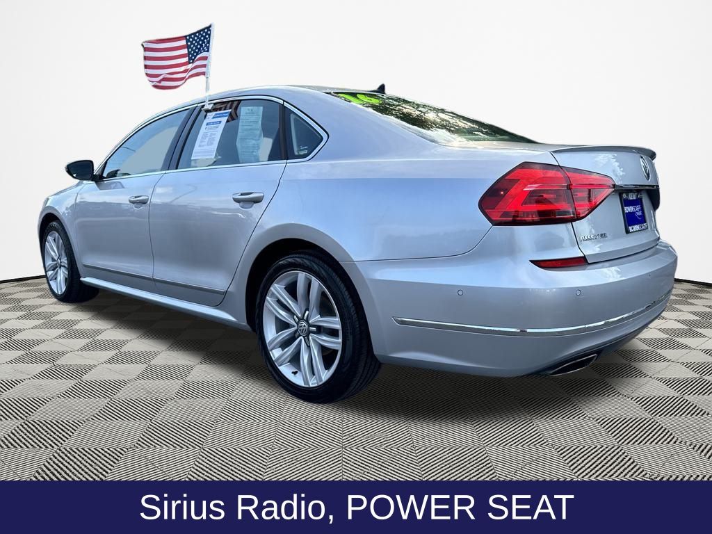 2016 Volkswagen Passat V6 SEL Premium photo 3