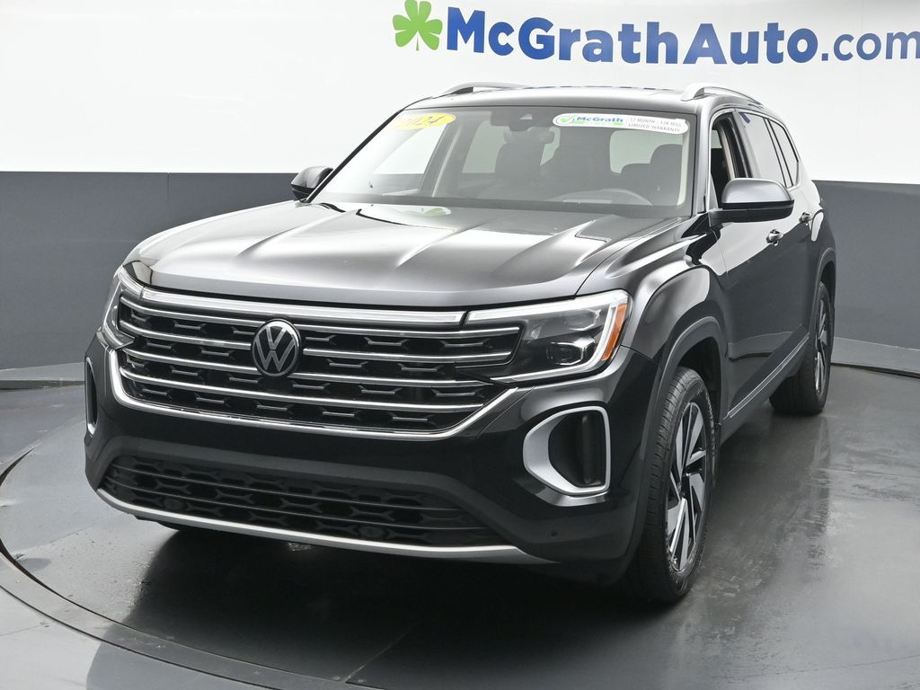 2024 Volkswagen Atlas SEL photo 3