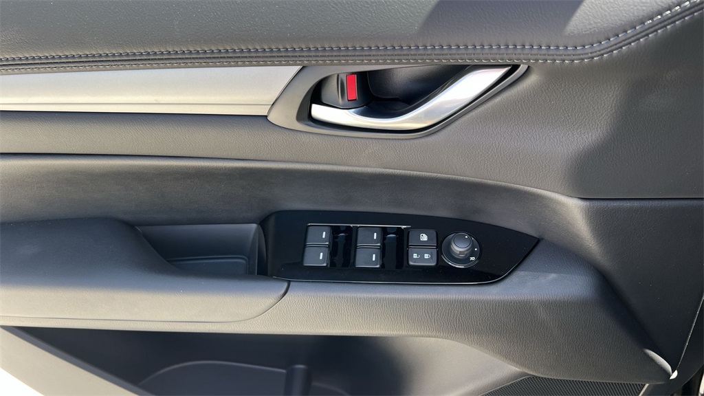 2025 Mazda CX-5 2.5 Select photo 47