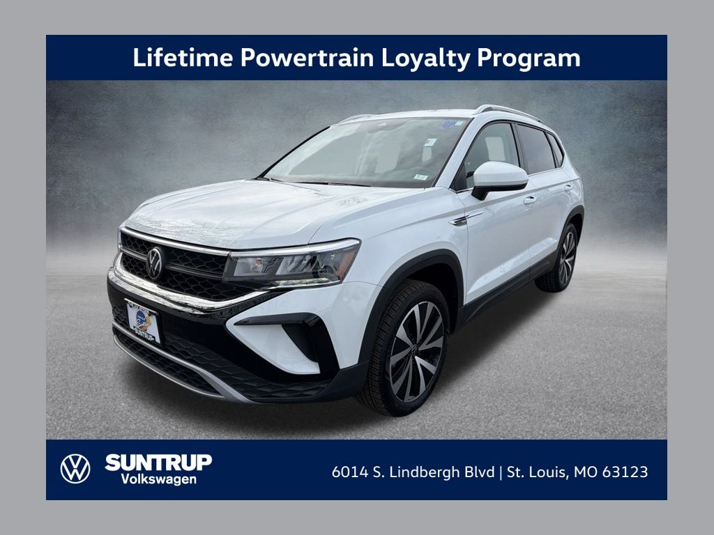 2024 Volkswagen Taos SE's photo