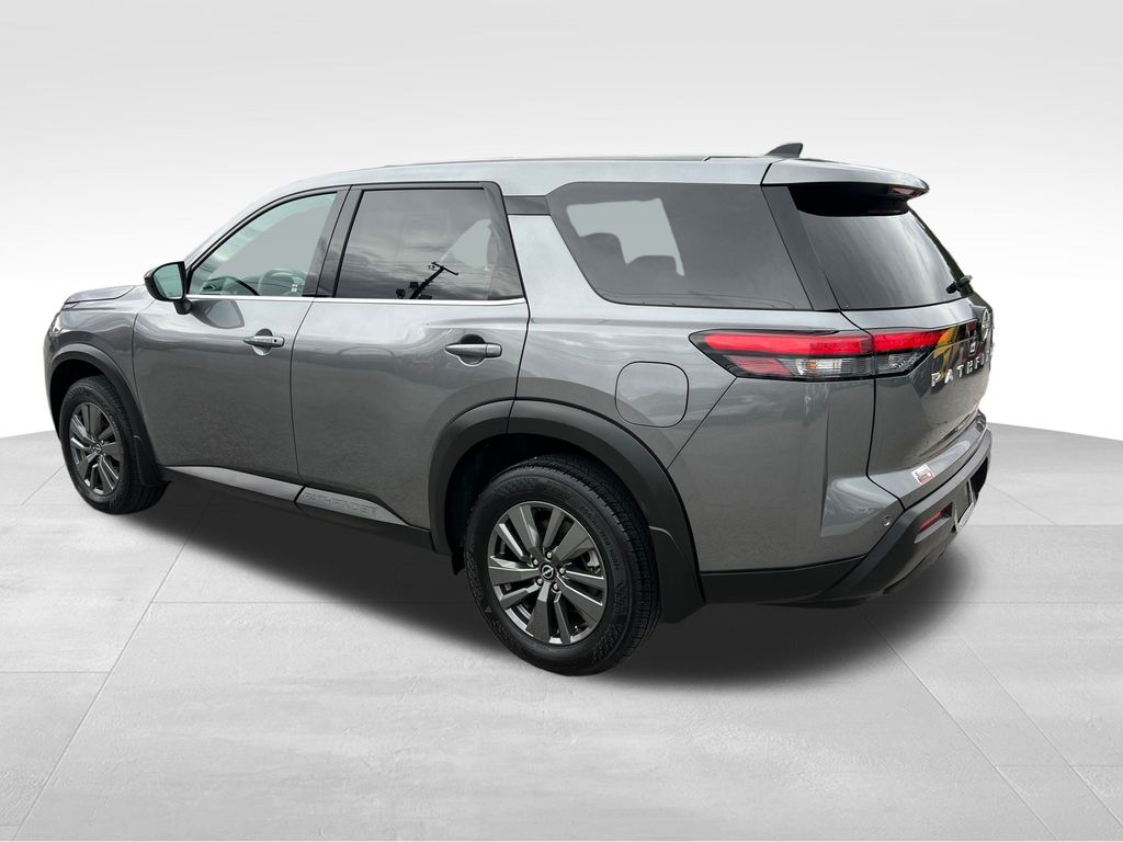 2024 Nissan Pathfinder S photo 3