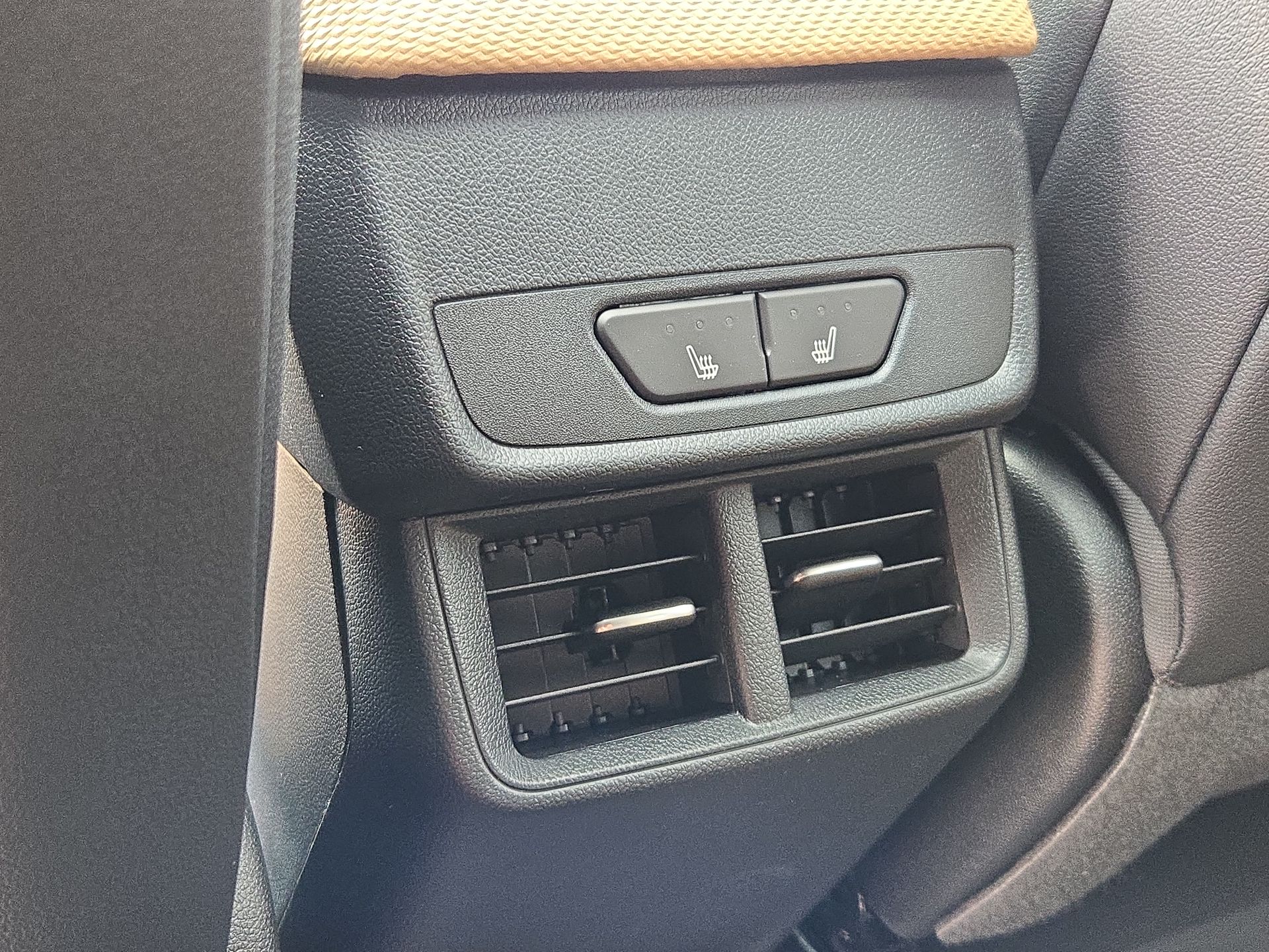 2026 Chevrolet Equinox ACTIV photo 24