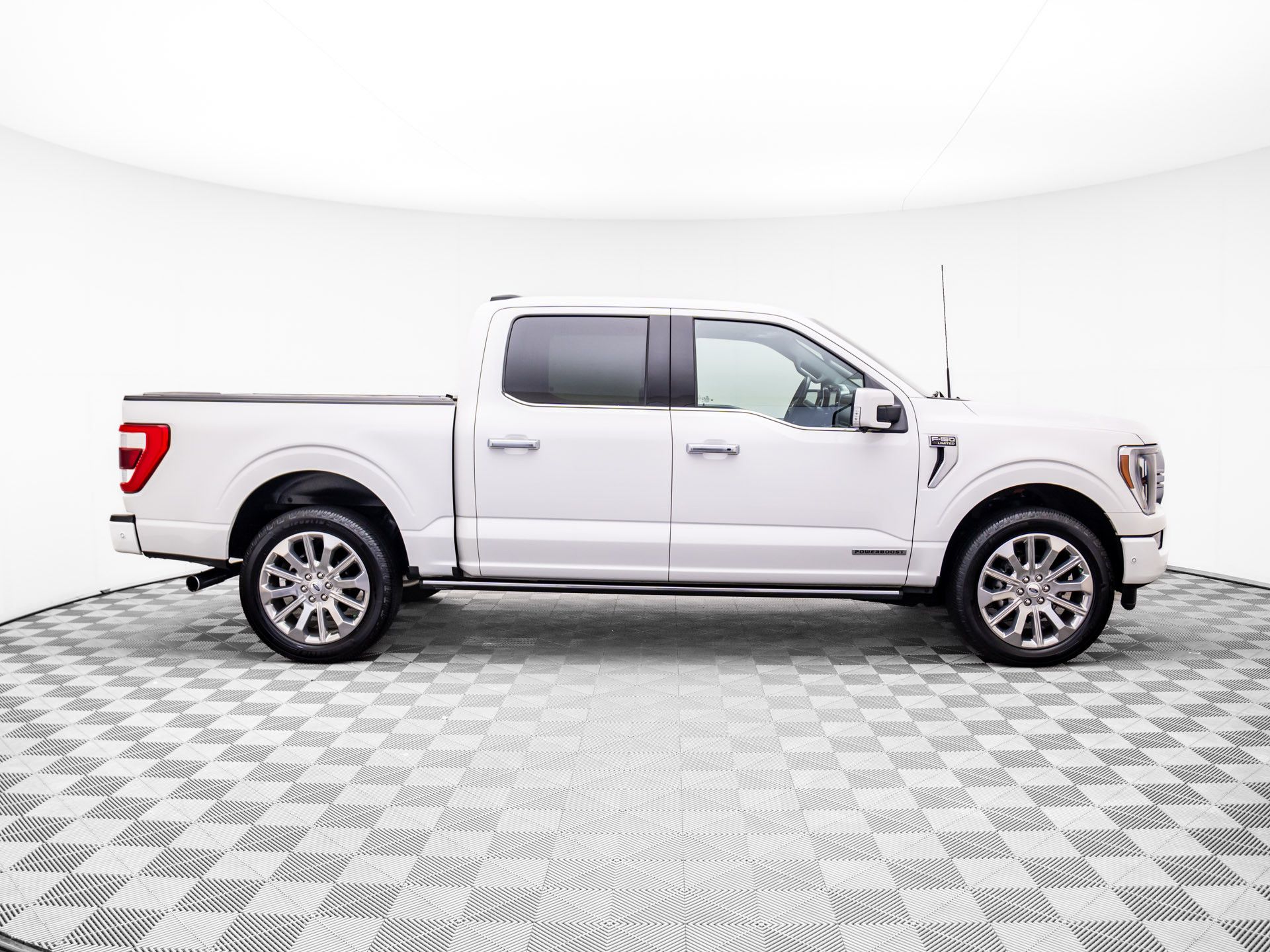 2022 Ford F-150 Limited photo 8