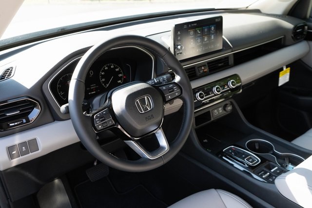2025 Honda Pilot EX-L photo 2