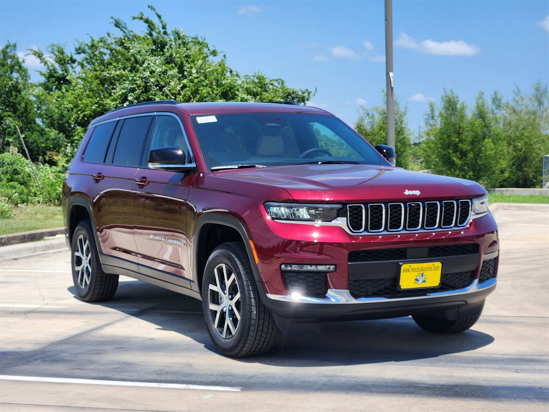 2025 Jeep Grand Cherokee Limited photo 2