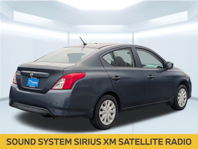 2017 Nissan Versa 1.6 S photo 4