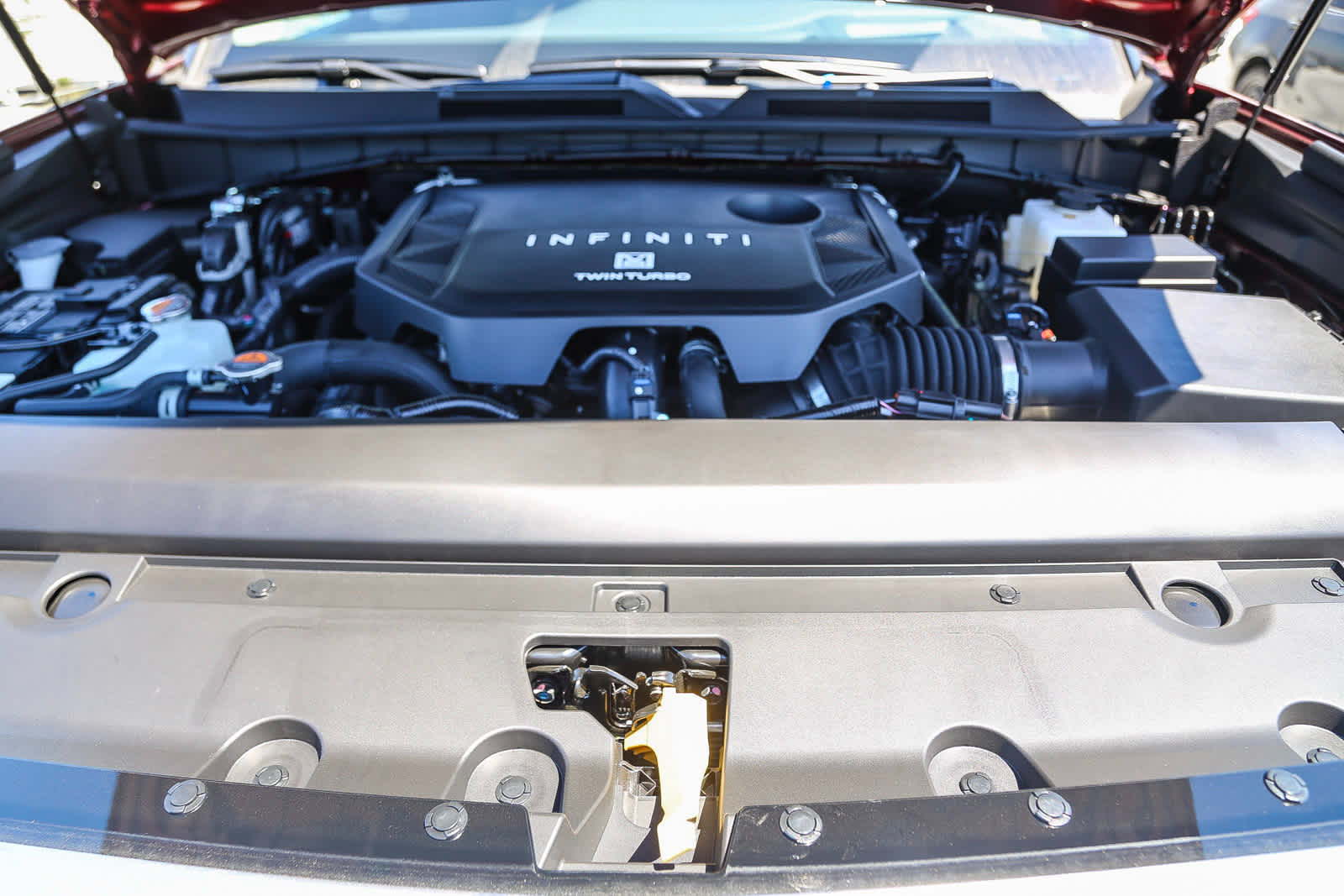2025 Infiniti QX80 Luxe photo 13
