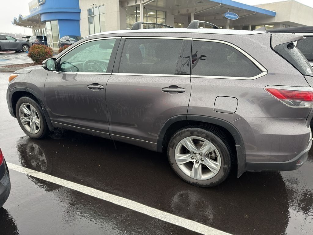 2015 Toyota Highlander Limited Platinum's photo