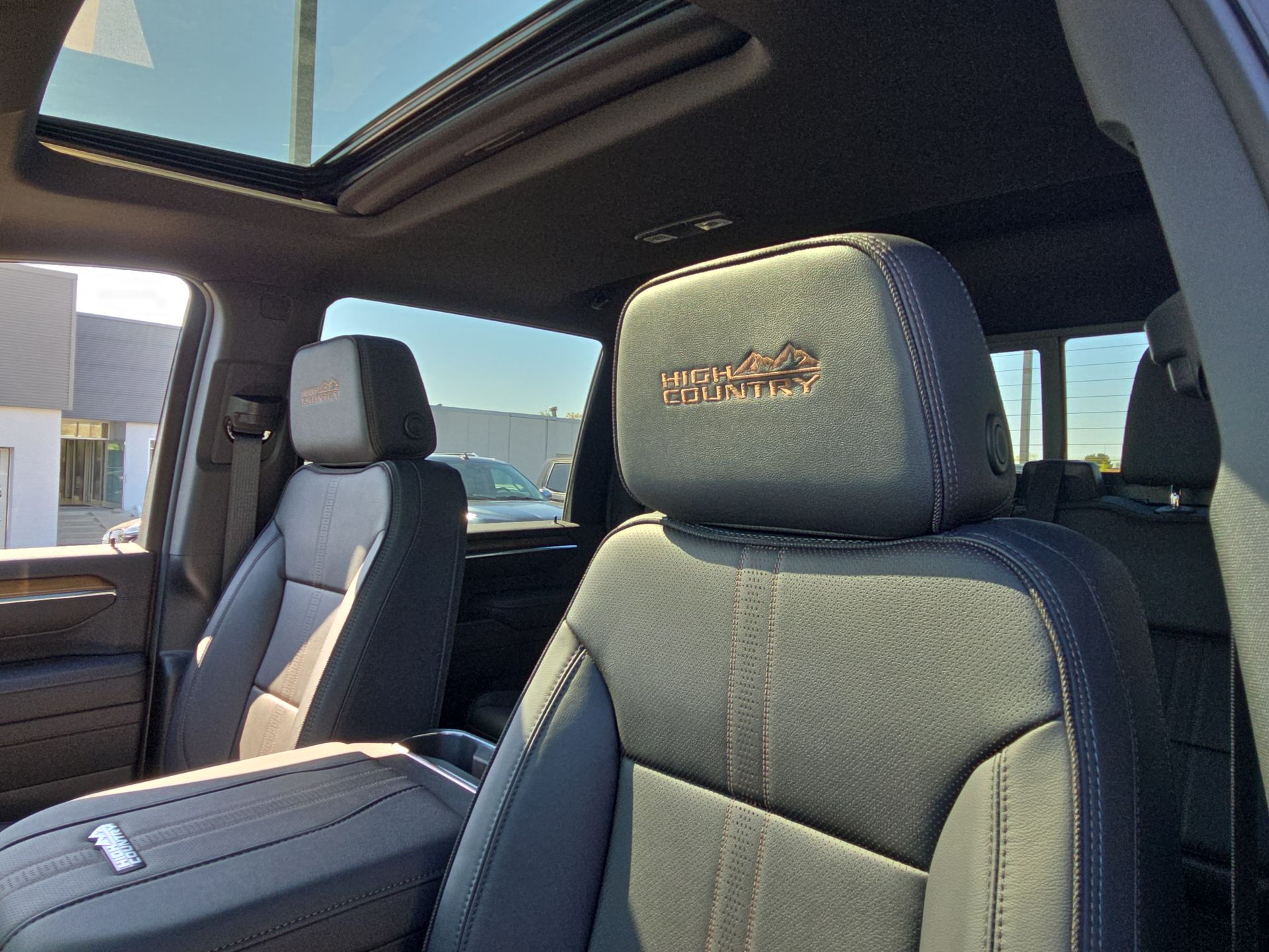 2025 Chevrolet Silverado 2500HD High Country photo 18
